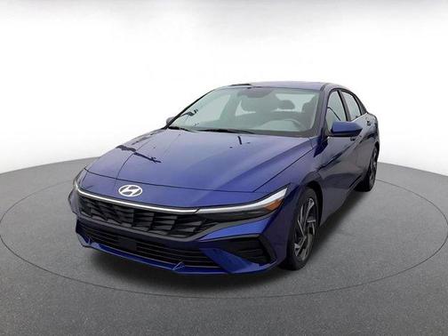 2025 Hyundai ELANTRA SEL