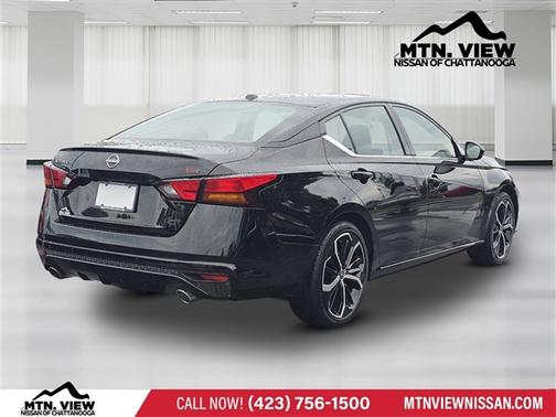 2025 Nissan Altima SR