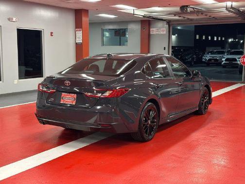 Underground 2026 Toyota Camry SE