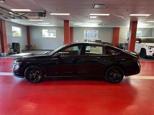 Crystal Black Pearl 2025 Honda Accord SE