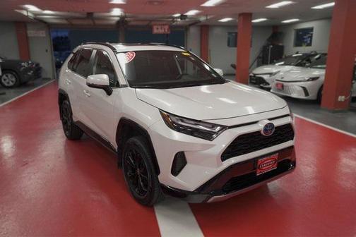 2024 Toyota RAV4 Hybrid SE