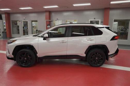 2024 Toyota RAV4 Hybrid SE