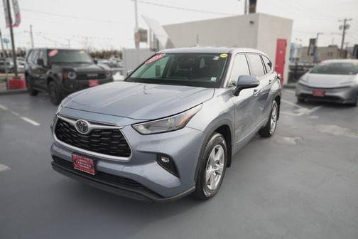 2022 Toyota Highlander LE