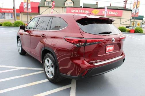 2021 Toyota Highlander LE
