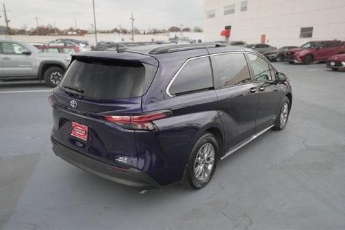 2021 Toyota Sienna XLE 7 Passenger