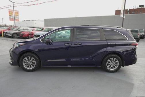 2021 Toyota Sienna XLE 7 Passenger