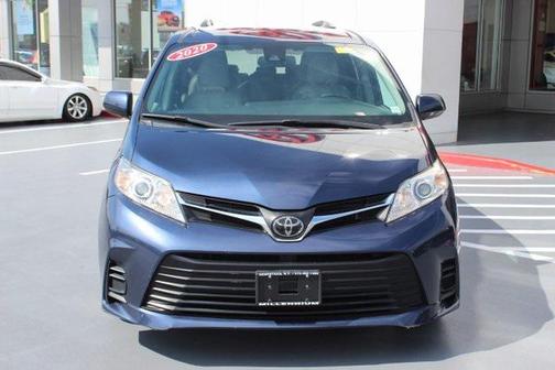 2020 Toyota Sienna LE