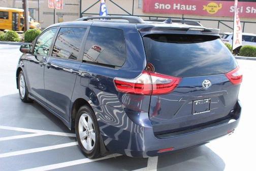2020 Toyota Sienna LE