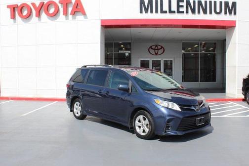 2020 Toyota Sienna LE