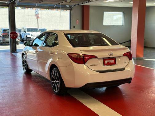 Super White 2019 Toyota Corolla SE