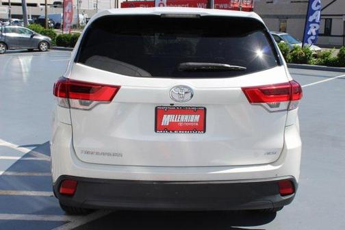 2017 Toyota Highlander LE