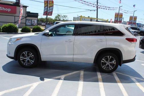 2017 Toyota Highlander LE