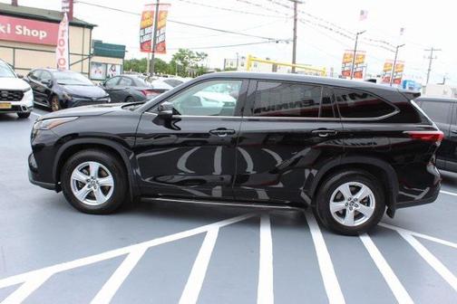 2021 Toyota Highlander LE