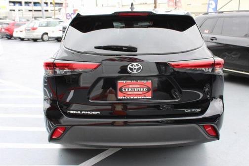 2021 Toyota Highlander LE