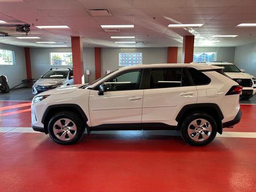Ice Cap 2023 Toyota RAV4 LE