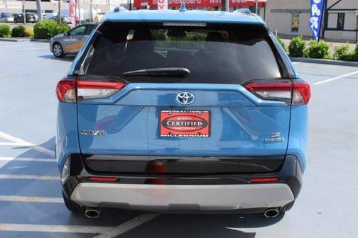 2022 Toyota RAV4 Hybrid SE