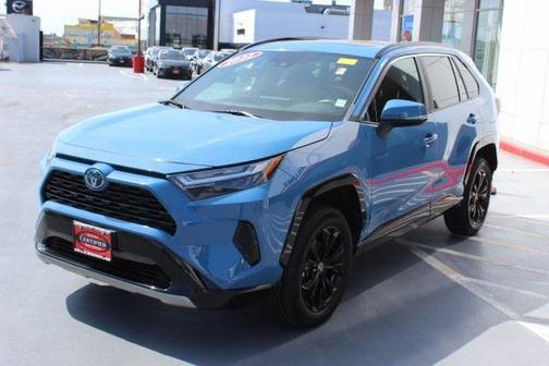 2022 Toyota RAV4 Hybrid SE