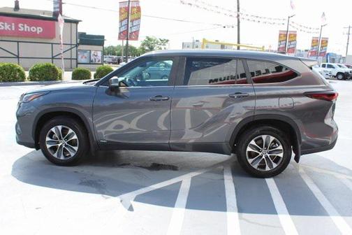 2024 Toyota Highlander Hybrid XLE