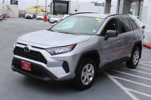 2020 Toyota RAV4 LE