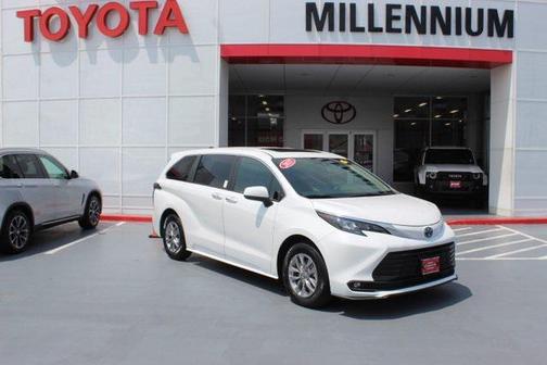 2025 Toyota Sienna XLE 7 Passenger