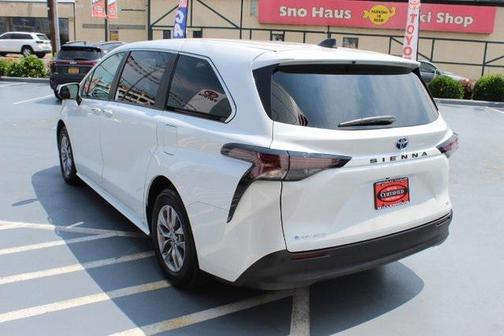 2025 Toyota Sienna XLE 7 Passenger