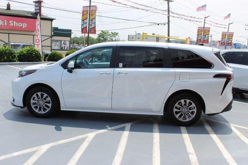 2025 Toyota Sienna XLE 7 Passenger