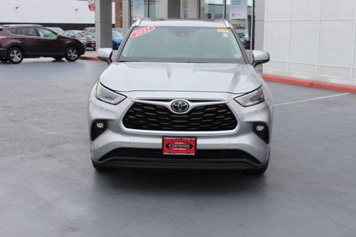 Celestial Silver Metallic 2021 Toyota Highlander XLE