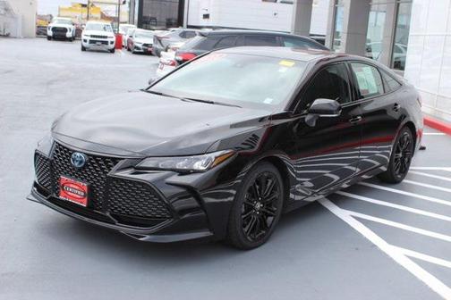 2022 Toyota Avalon Hybrid XSE