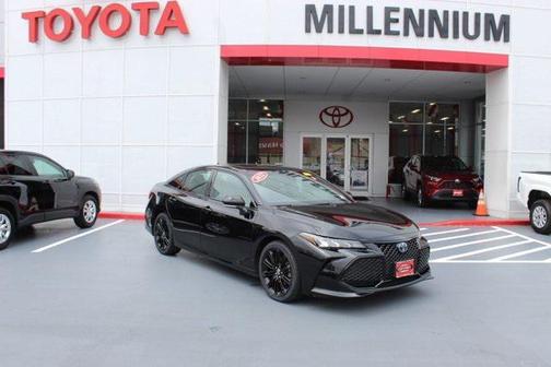 2022 Toyota Avalon Hybrid XSE