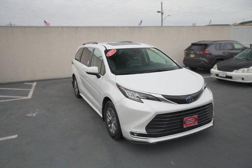 2023 Toyota Sienna XLE