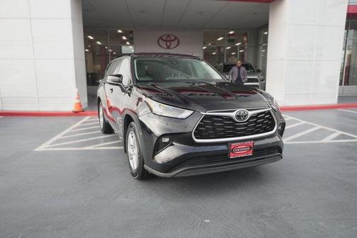 2022 Toyota Highlander LE