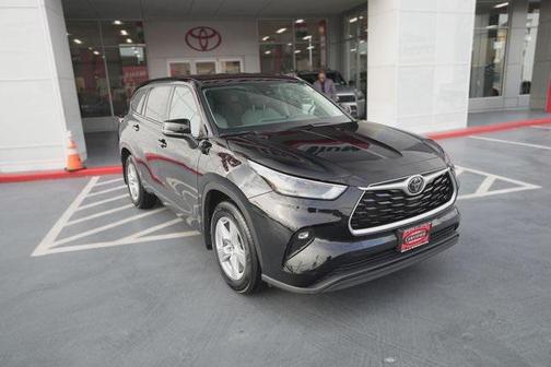 2022 Toyota Highlander LE