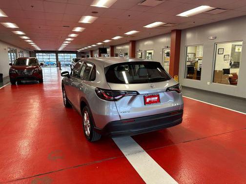 Modern Steel Metallic 2023 Honda HR-V LX