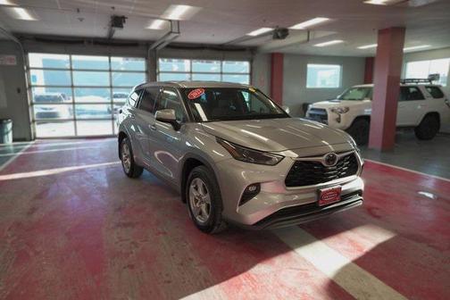 2022 Toyota Highlander LE