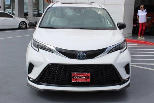 2021 Toyota Sienna XSE 7 Passenger