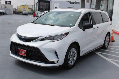 2021 Toyota Sienna XSE 7 Passenger