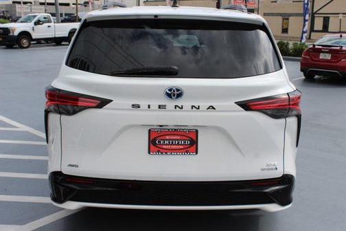 2021 Toyota Sienna XSE 7 Passenger