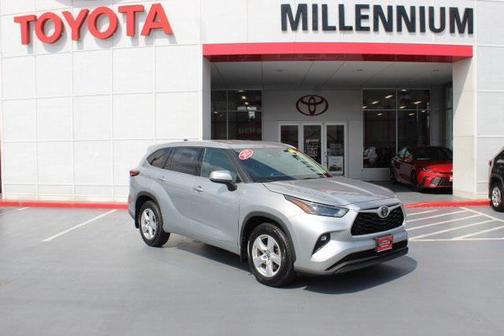 2022 Toyota Highlander LE