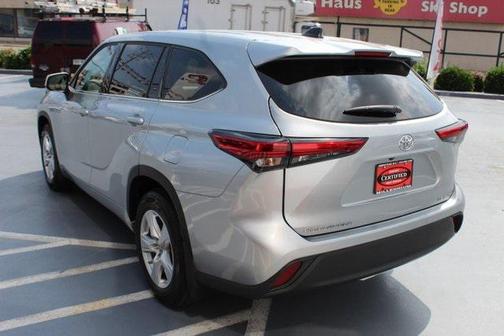2022 Toyota Highlander LE