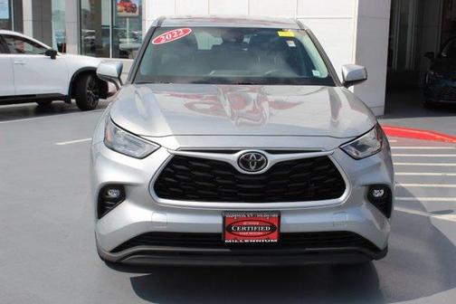 2022 Toyota Highlander LE