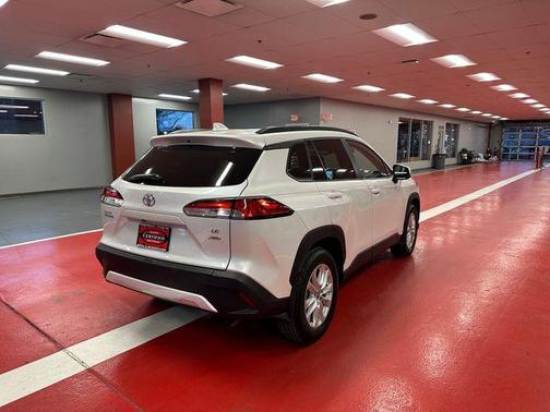Wind Chill Pearl 2024 Toyota Corolla Cross LE