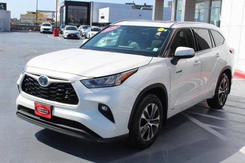 2020 Toyota Highlander Hybrid XLE