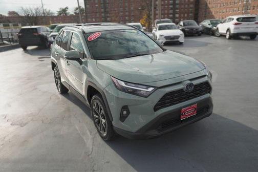 2022 Toyota RAV4 Hybrid XLE Premium