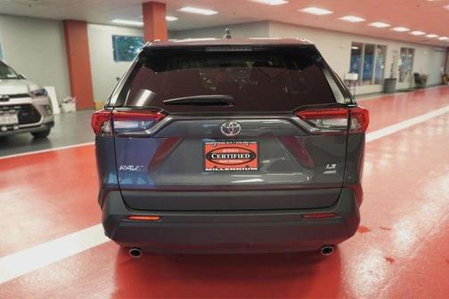 2022 Toyota RAV4 LE