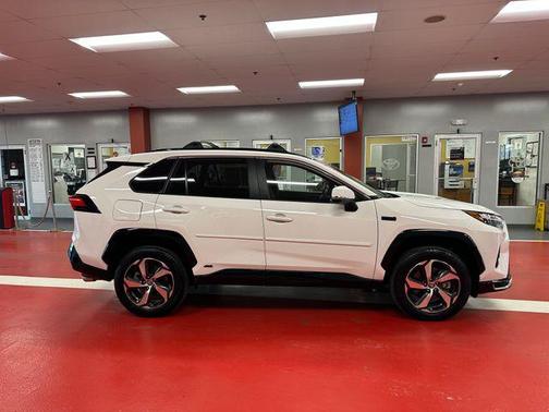 Ice Cap 2023 Toyota RAV4 Prime SE