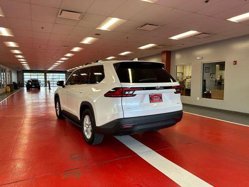 Wind Chill Pearl 2025 Toyota Grand Highlander XLE