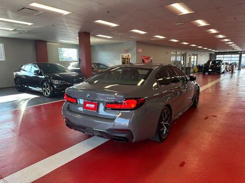 Amber 2022 BMW M550 i Xdrive