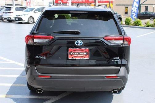 2022 Toyota RAV4 Hybrid XLE
