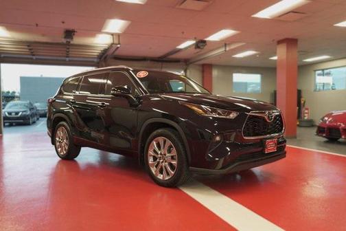 2022 Toyota Highlander Limited