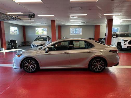 Celestial Silver Metallic 2021 Toyota Camry XLE